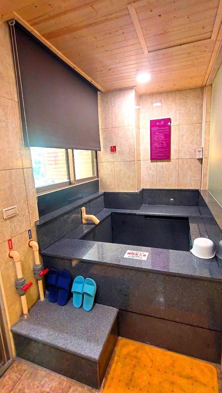 Jin Yong Quan Spa Hotspring Resort Wanli Bagian luar foto